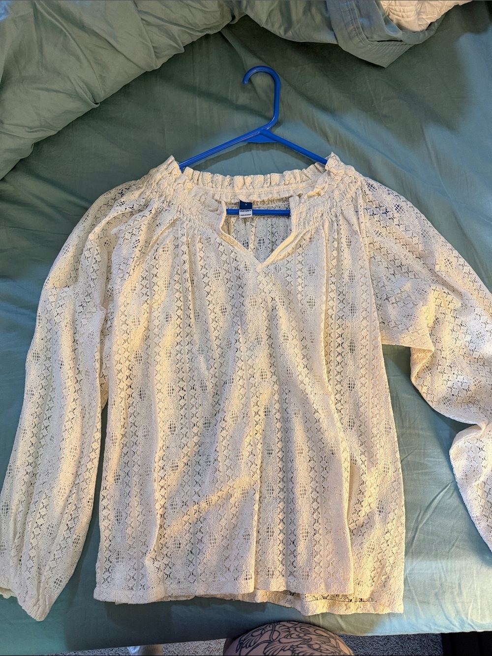 Old Navy Cream Lace Peasant Top